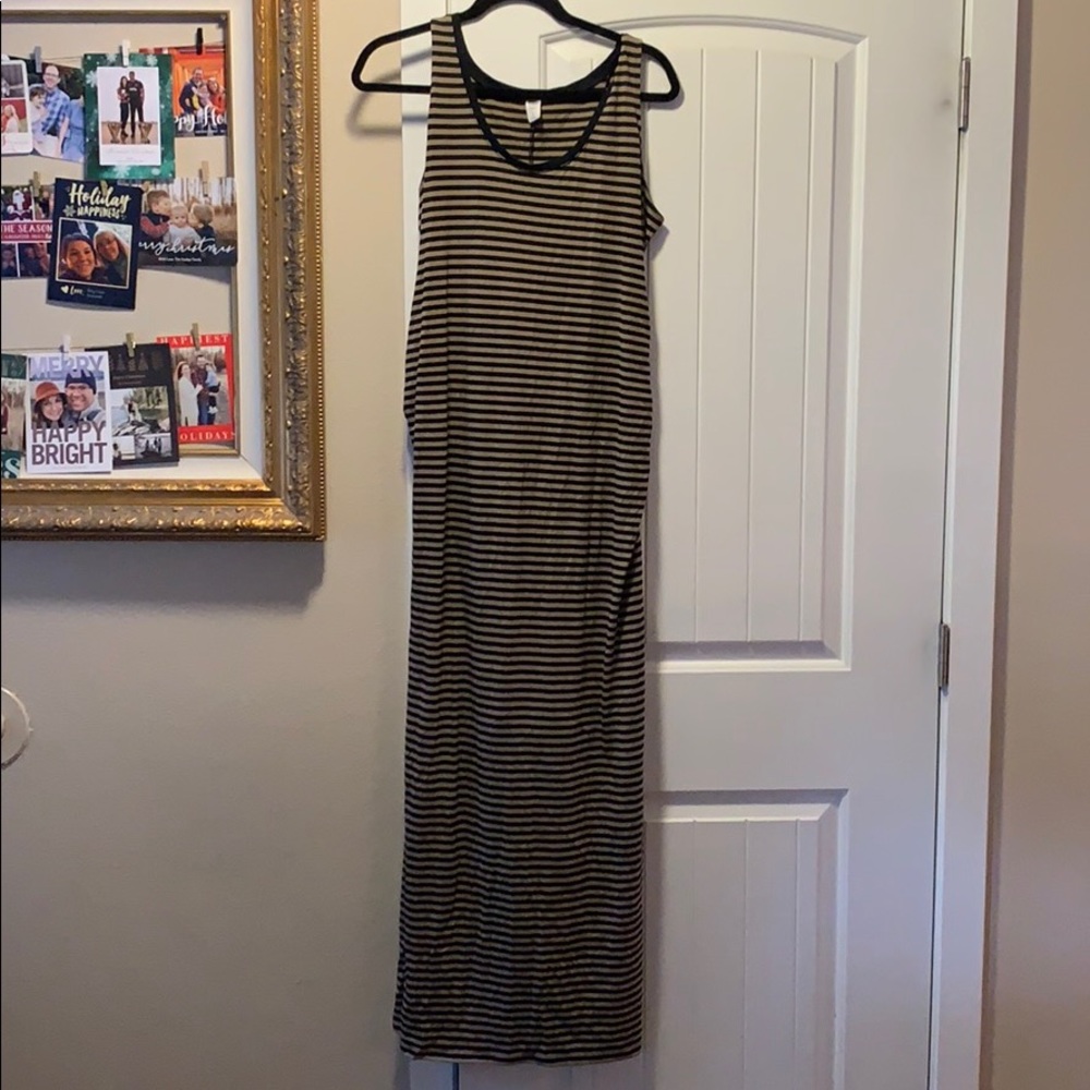 Maternity maxi dress